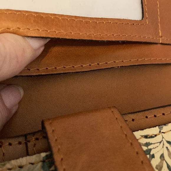 Patricia Nash leather floral wallet - Picture 15 of 16